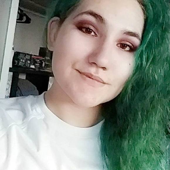 Meet the Posher Other - Meet your Posher, Brittany